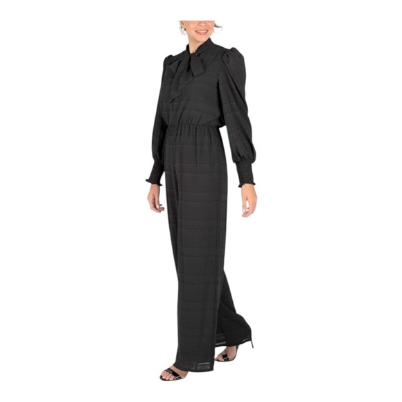 Julia Jordan Black Long Sleeve Tie Neck Jumpsuit. Size 6. - Picture 3 of 16
